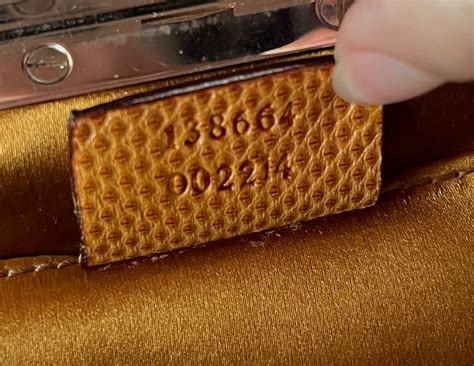 comment decouvrir l'année de mon sac gucci|How to Read Gucci Serial Number aka Style Code .